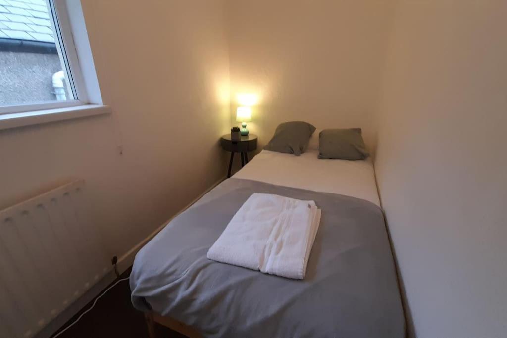 קארדיף Spacious 4 Bedroom, Free Netflix, Central Location מראה חיצוני תמונה