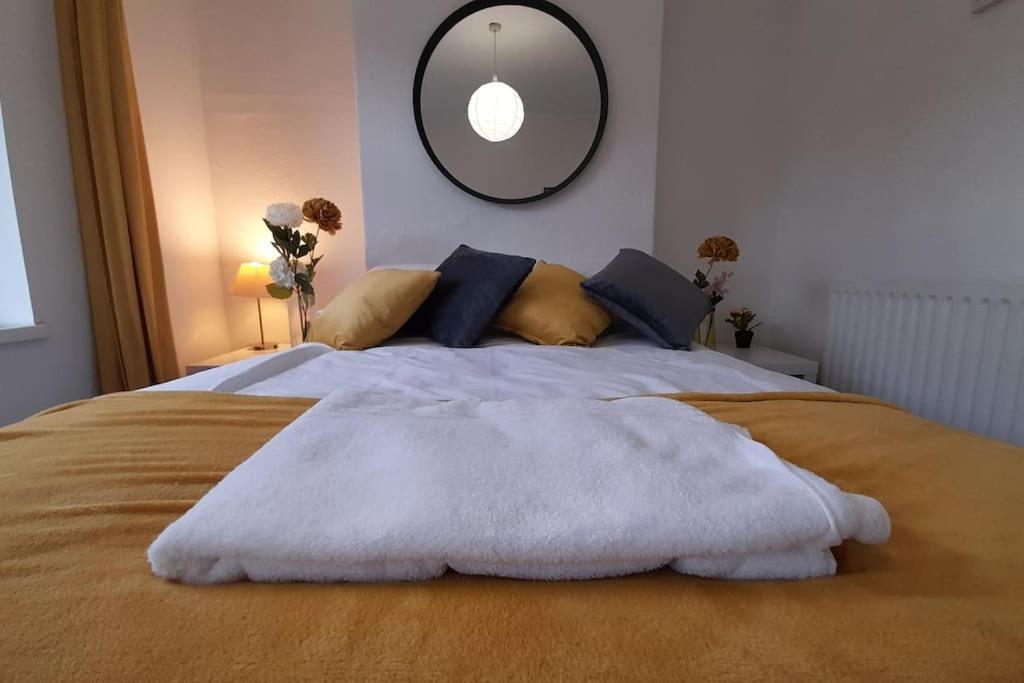 קארדיף Spacious 4 Bedroom, Free Netflix, Central Location מראה חיצוני תמונה