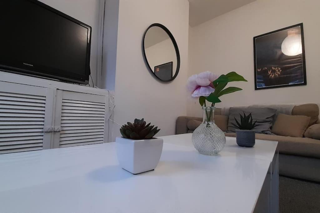 קארדיף Spacious 4 Bedroom, Free Netflix, Central Location מראה חיצוני תמונה