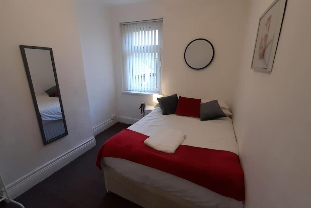קארדיף Spacious 4 Bedroom, Free Netflix, Central Location מראה חיצוני תמונה