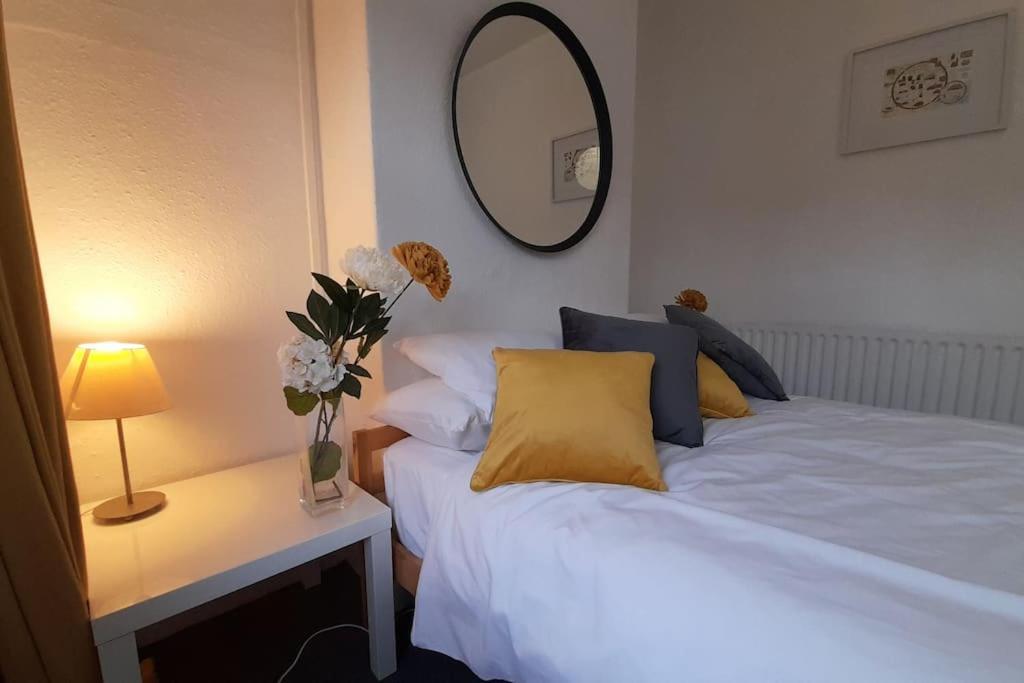 קארדיף Spacious 4 Bedroom, Free Netflix, Central Location מראה חיצוני תמונה
