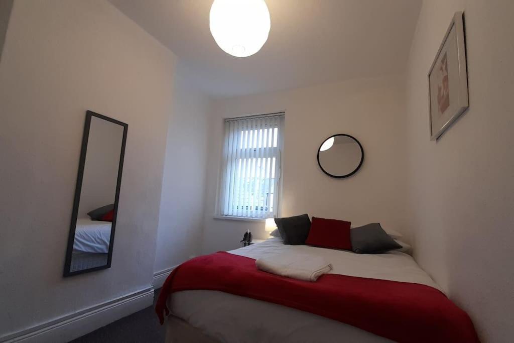 קארדיף Spacious 4 Bedroom, Free Netflix, Central Location מראה חיצוני תמונה