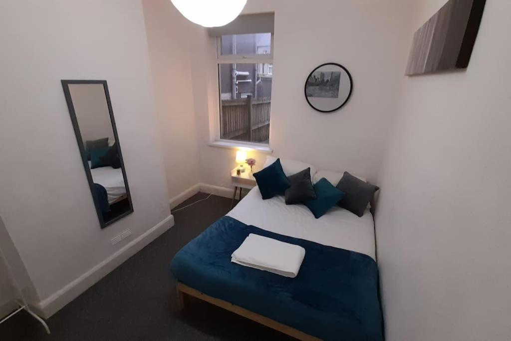 קארדיף Spacious 4 Bedroom, Free Netflix, Central Location מראה חיצוני תמונה