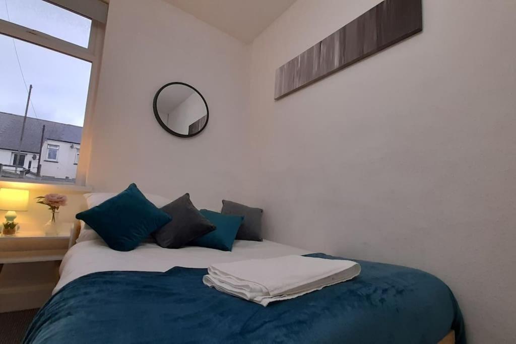 קארדיף Spacious 4 Bedroom, Free Netflix, Central Location מראה חיצוני תמונה